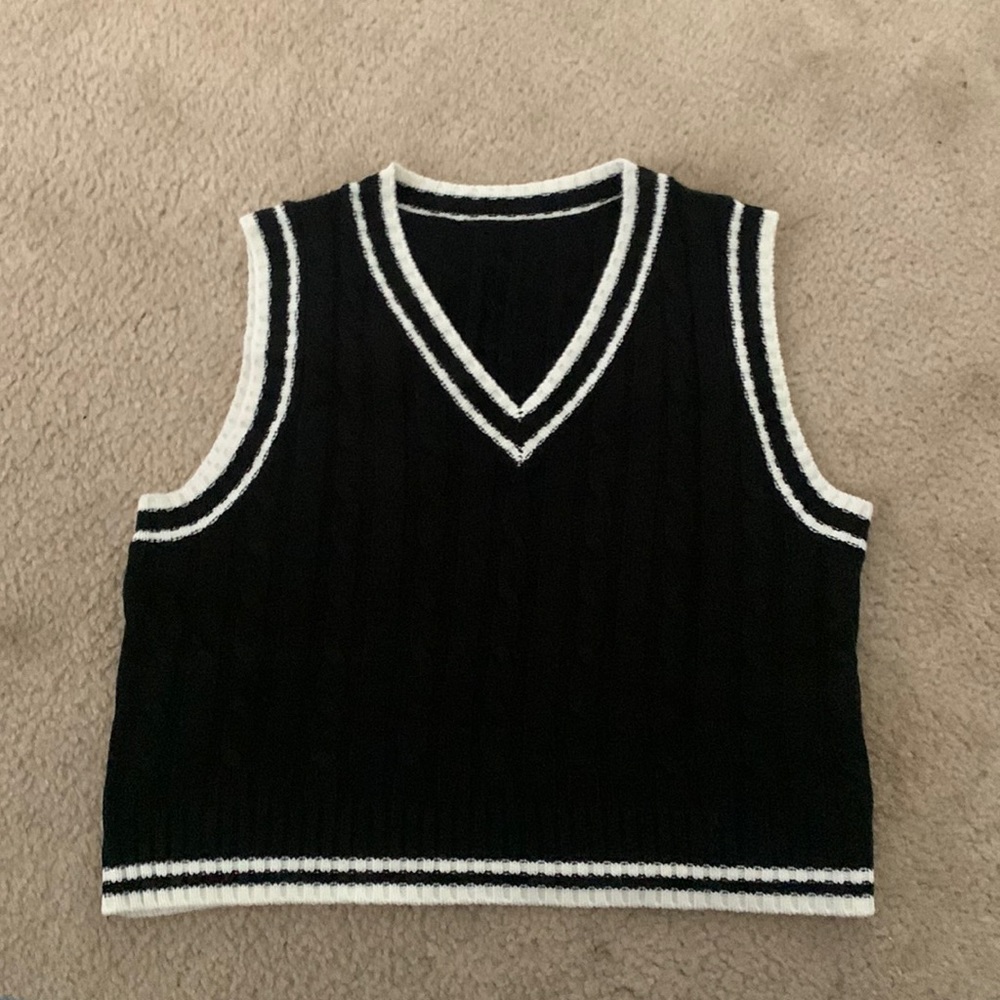 Brand new Shein Medium Knit Sweater Vest